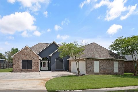 Homes For Sale - 32846 Briar Oak Dr<br/> Walker, LA 70785