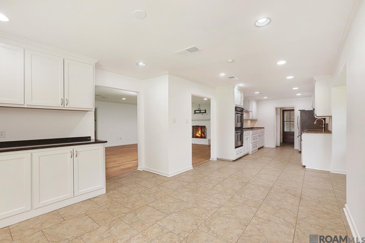 10124 Hillsbury Dr, Baton Rouge, Louisiana image 9