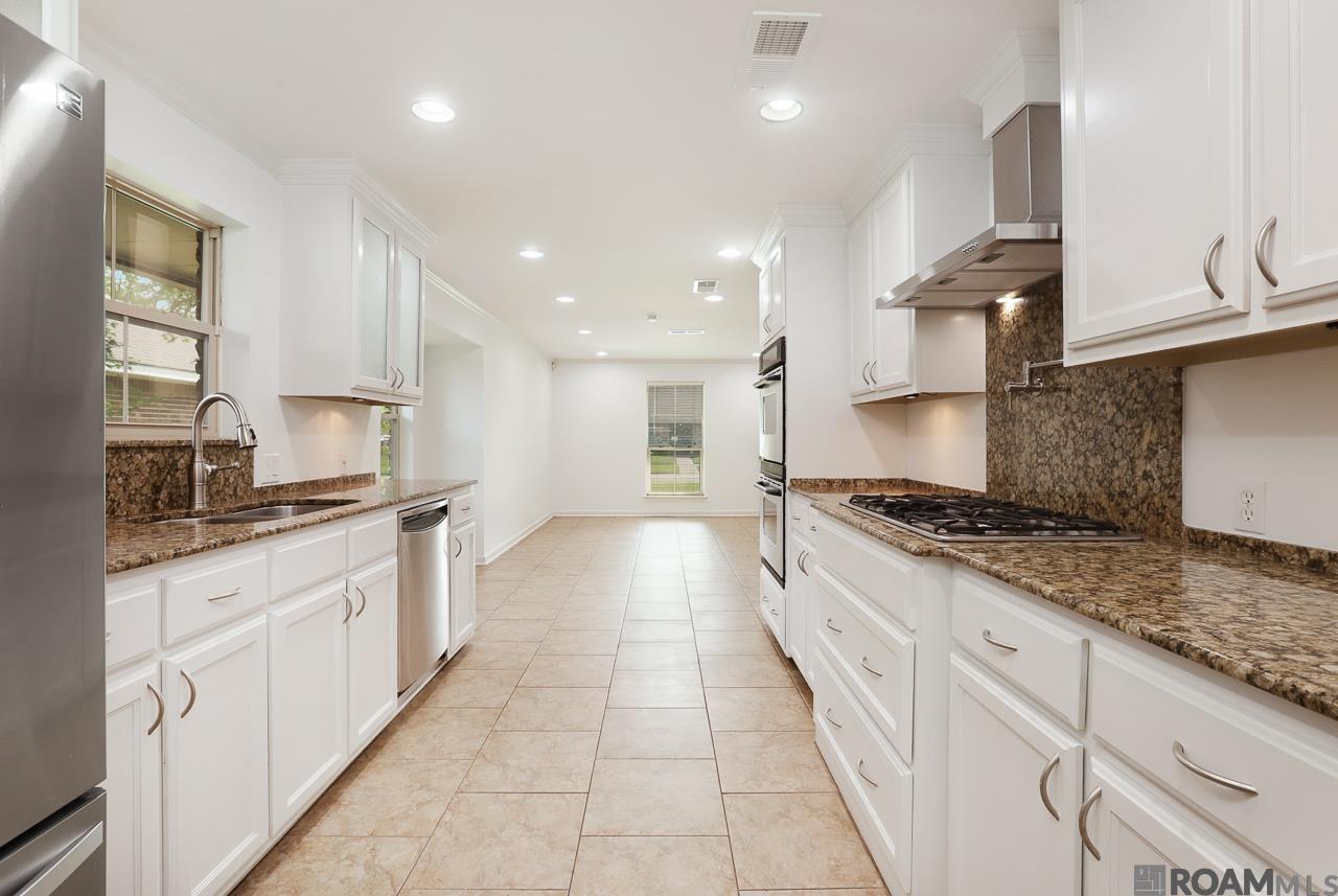 10124 Hillsbury Dr, Baton Rouge, Louisiana image 10