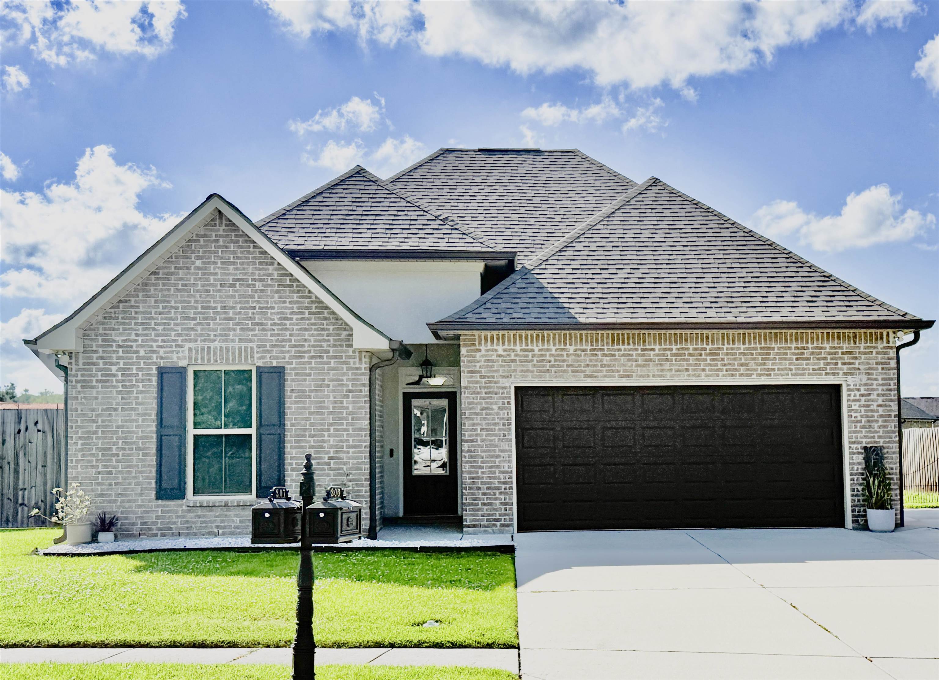207 Madio Drive, Houma, Louisiana image 1