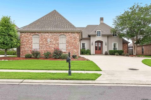 Homes For Sale - 9040 Spring Grove Dr<br/> Baton Rouge, LA 70809