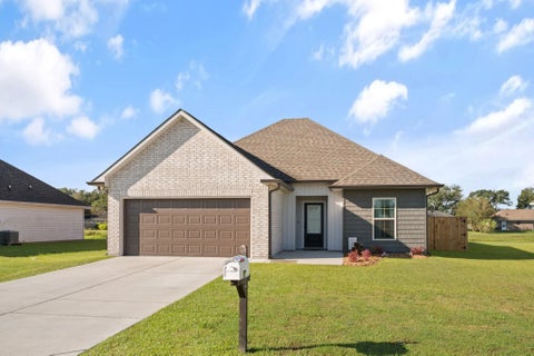 Homes For Sale - 384 Colony Station<br/> Lafourche County, Thibodaux, LA 70301