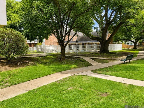 Condo For Sale - 10113 Jefferson Hwy #A<br/> East Baton Rouge County, Baton Rouge, LA 70809