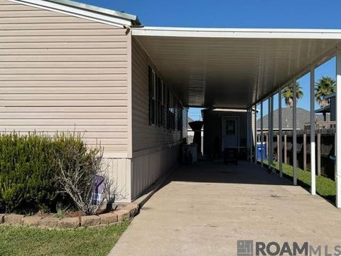 Homes For Sale - 402 Sandi Drive<br/> Patterson, LA 70392