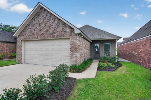 Homes For Sale - 7976 Seville Ct<br/> East Baton Rouge County, Baton Rouge, LA 70820