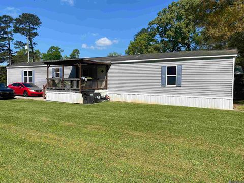 Mobile Home For Sale - 14152 Bourque Rd<br/> Ascension County, Gonzales, LA 70737
