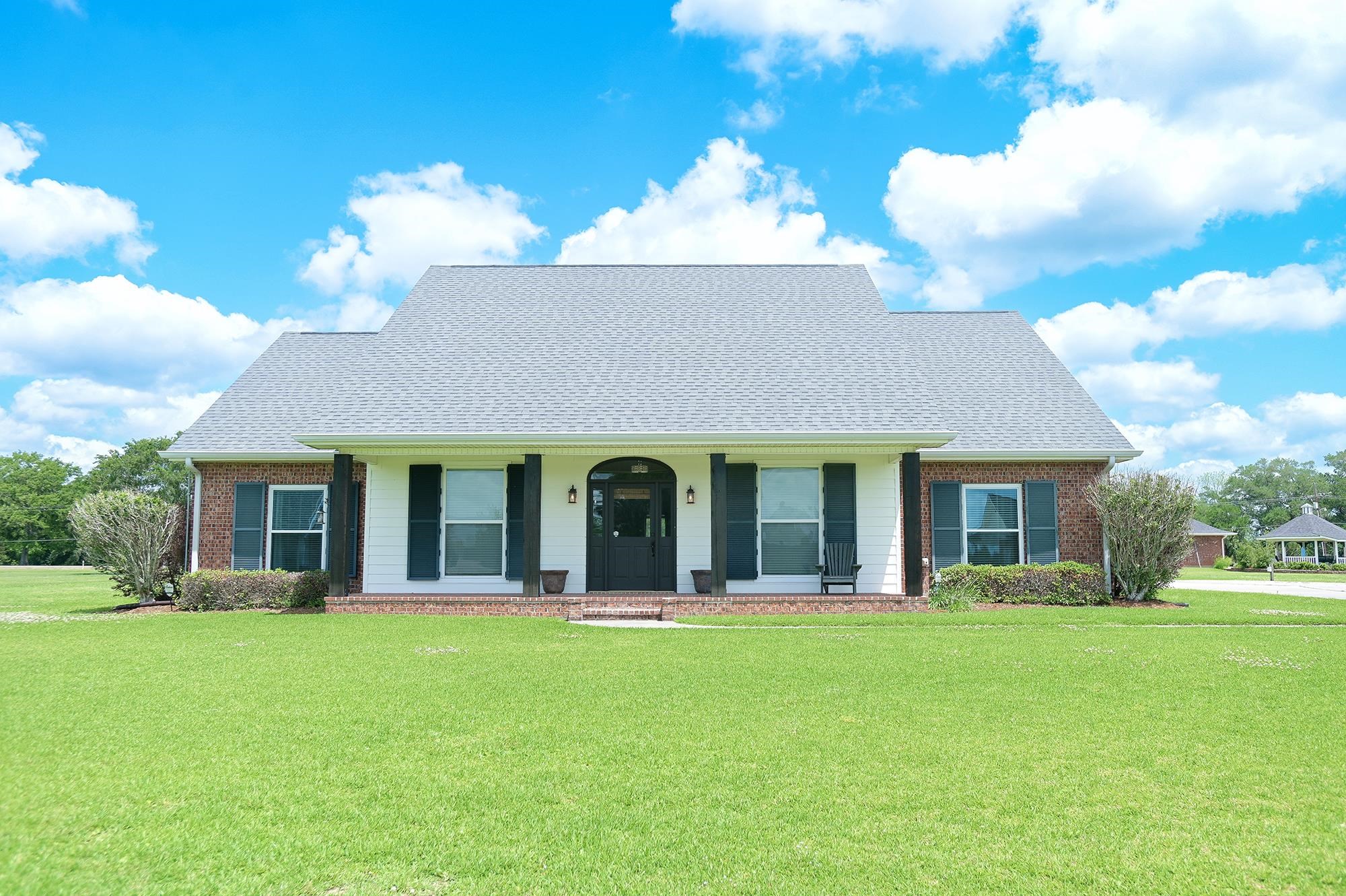2402 Southdown Drive, Thibodaux, Louisiana image 1