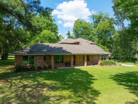 Homes For Sale - 10890 Brown Rd<br/> Saint Francisville, LA 70775