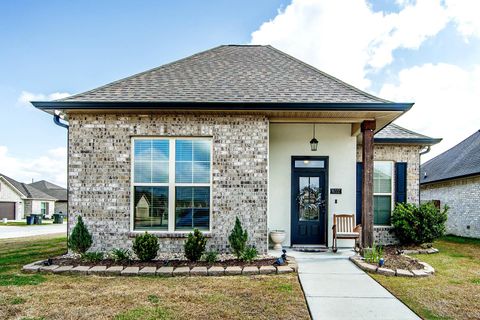 Homes For Sale - 4777 Emile Dr<br/> Houma, LA 70364