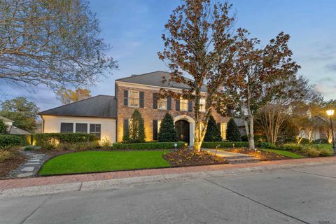 Homes For Sale - 2125 Rue Bienvenue<br/> Baton Rouge, LA 70809