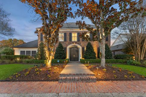 Homes For Sale - 2125 Rue Bienvenue<br/> Baton Rouge, LA 70809