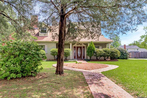 Homes For Sale - 880 Rue Crozat<br/> Baton Rouge, LA 70810