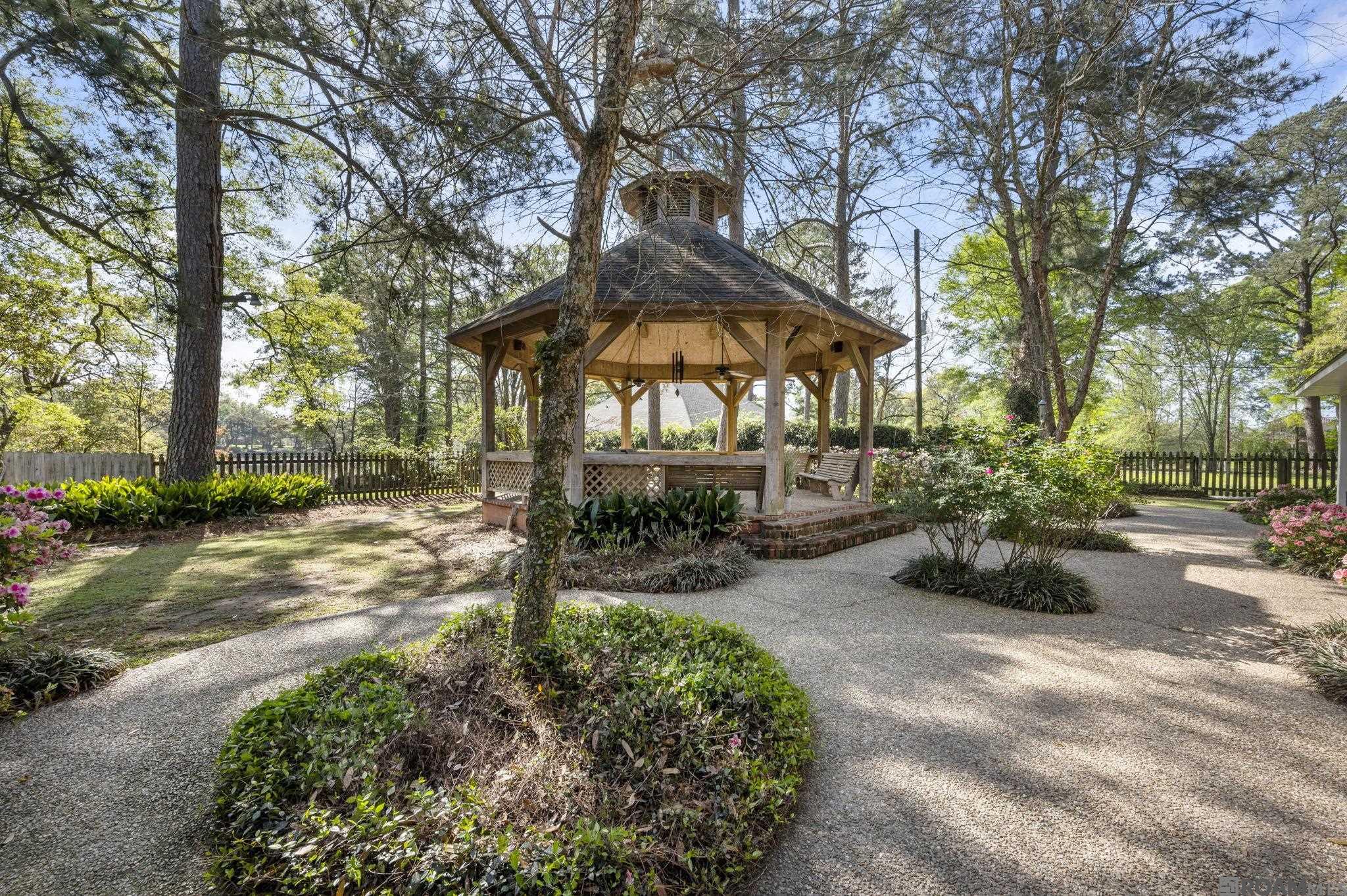 Baton Rouge, Louisiana, 70810, United States, 5 Bedrooms Bedrooms, ,3 BathroomsBathrooms,Residential,Active,2020508