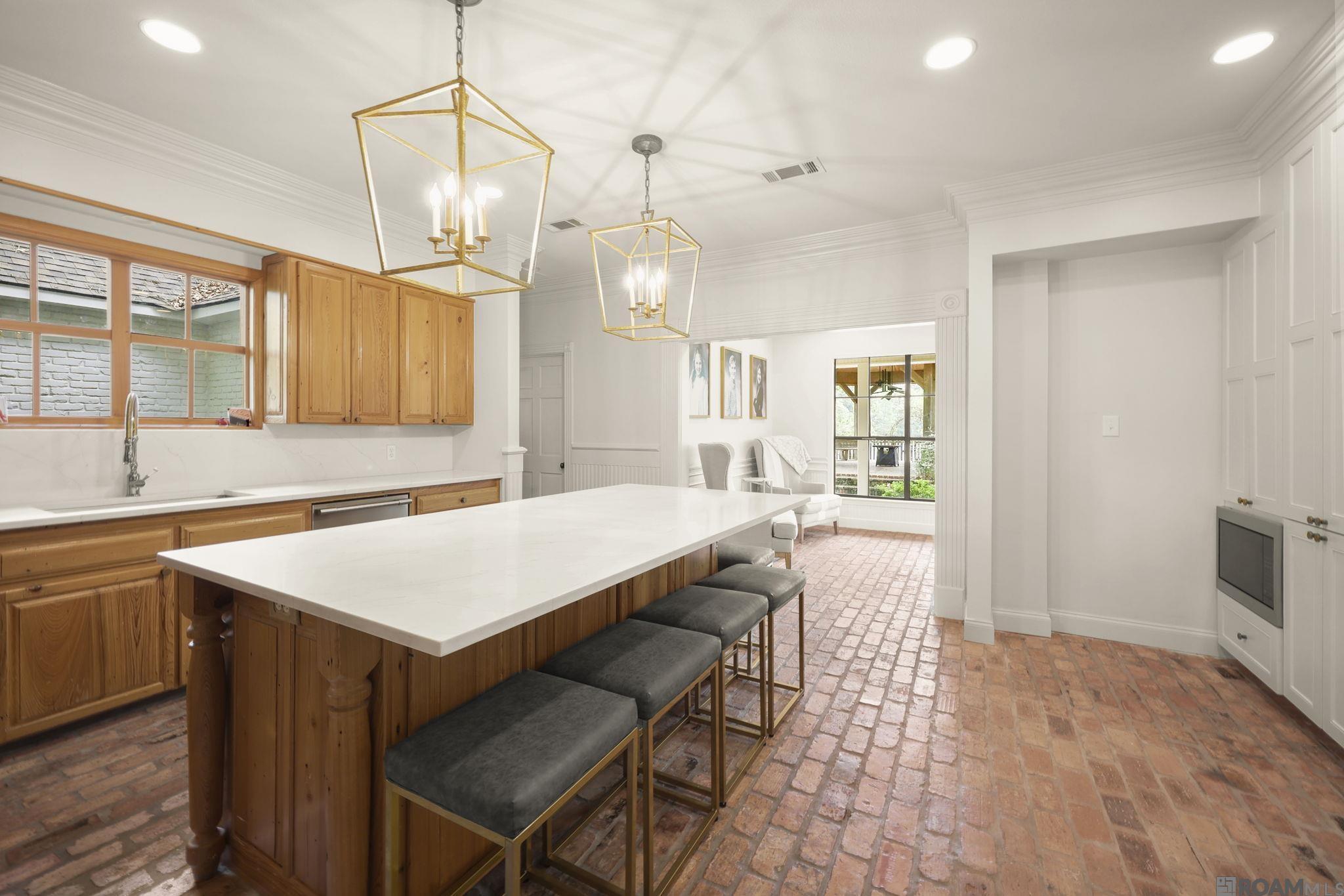 Baton Rouge, Louisiana, 70810, United States, 5 Bedrooms Bedrooms, ,3 BathroomsBathrooms,Residential,Active,2020508