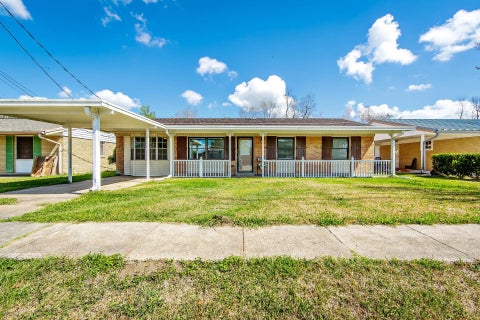 Homes For Sale - 5509 Vicari Street<br/> Houma, LA 70364