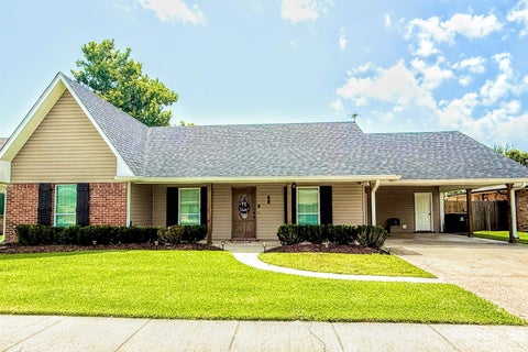 Homes For Sale - 212 Aspen Dr<br/> Houma, LA 70360