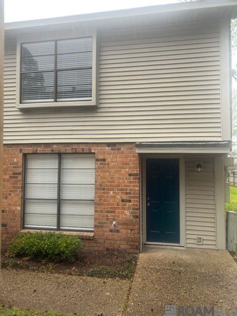 Townhouse For Sale - 5284 Stumberg Ln #D<br/> Baton Rouge, LA 70816
