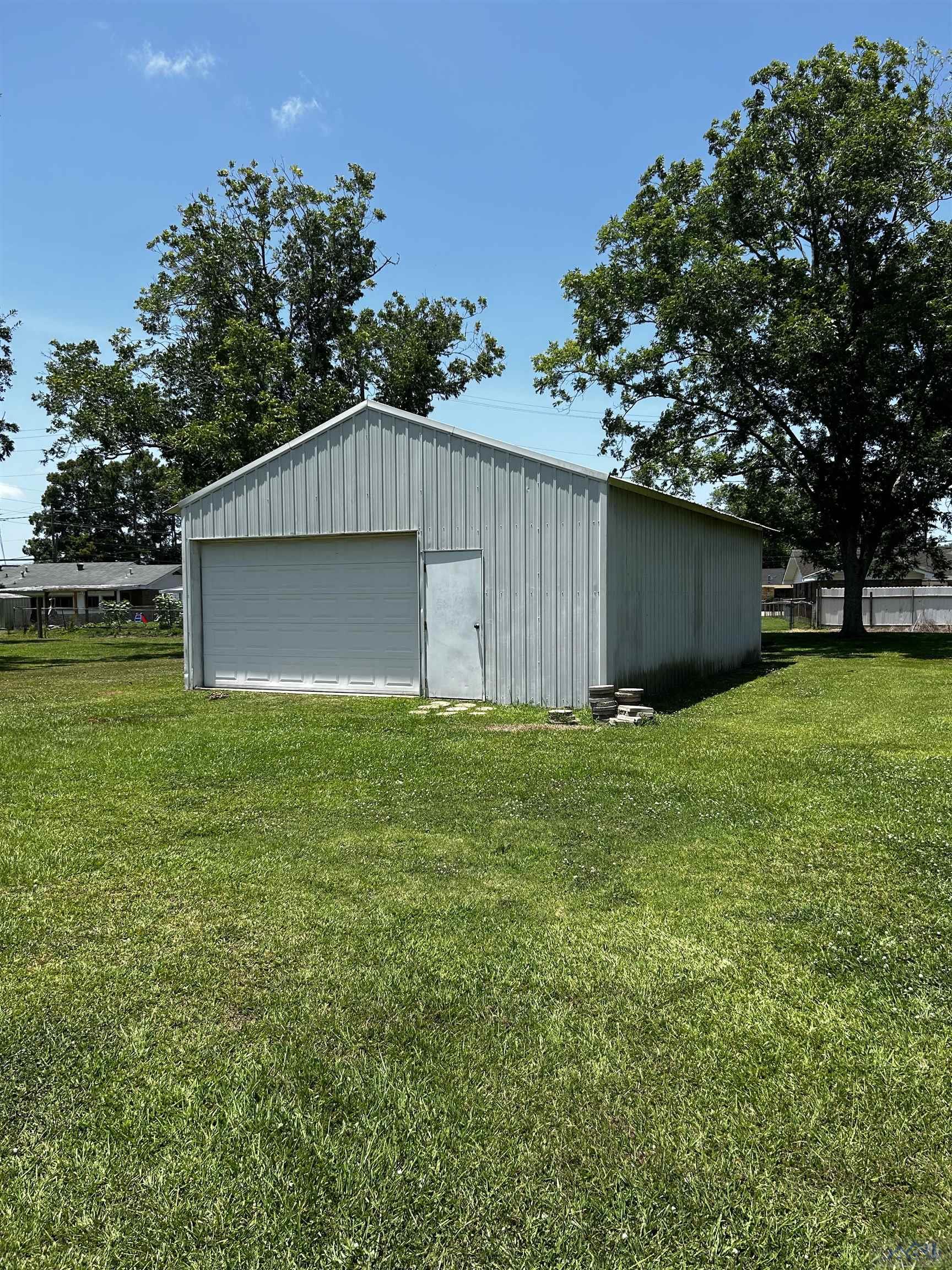 112 Del Rio Drive, Houma, Louisiana image 3