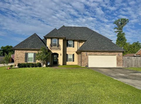 Homes For Sale - 4622 Sugar Bend St<br/> Houma, LA 70364