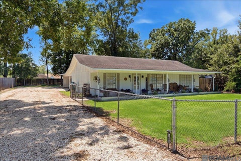 Homes For Sale - 13900 Achord Ln<br/> Walker, LA 70785