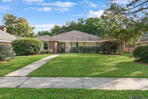 Homes For Sale - 1041 Crescent Dr<br/> Baton Rouge, LA 70806