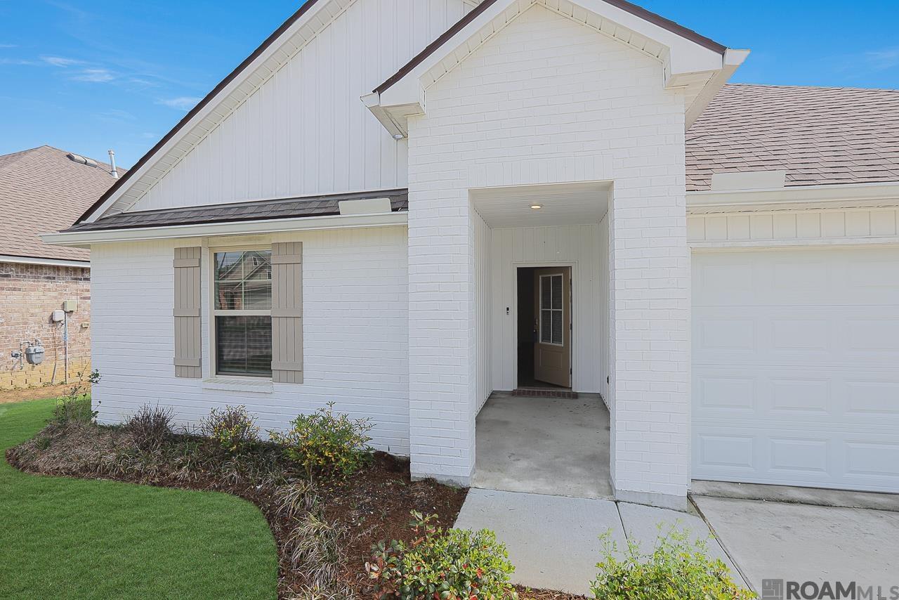 35608 Grovemont Dr, Denham Springs, Louisiana image 2