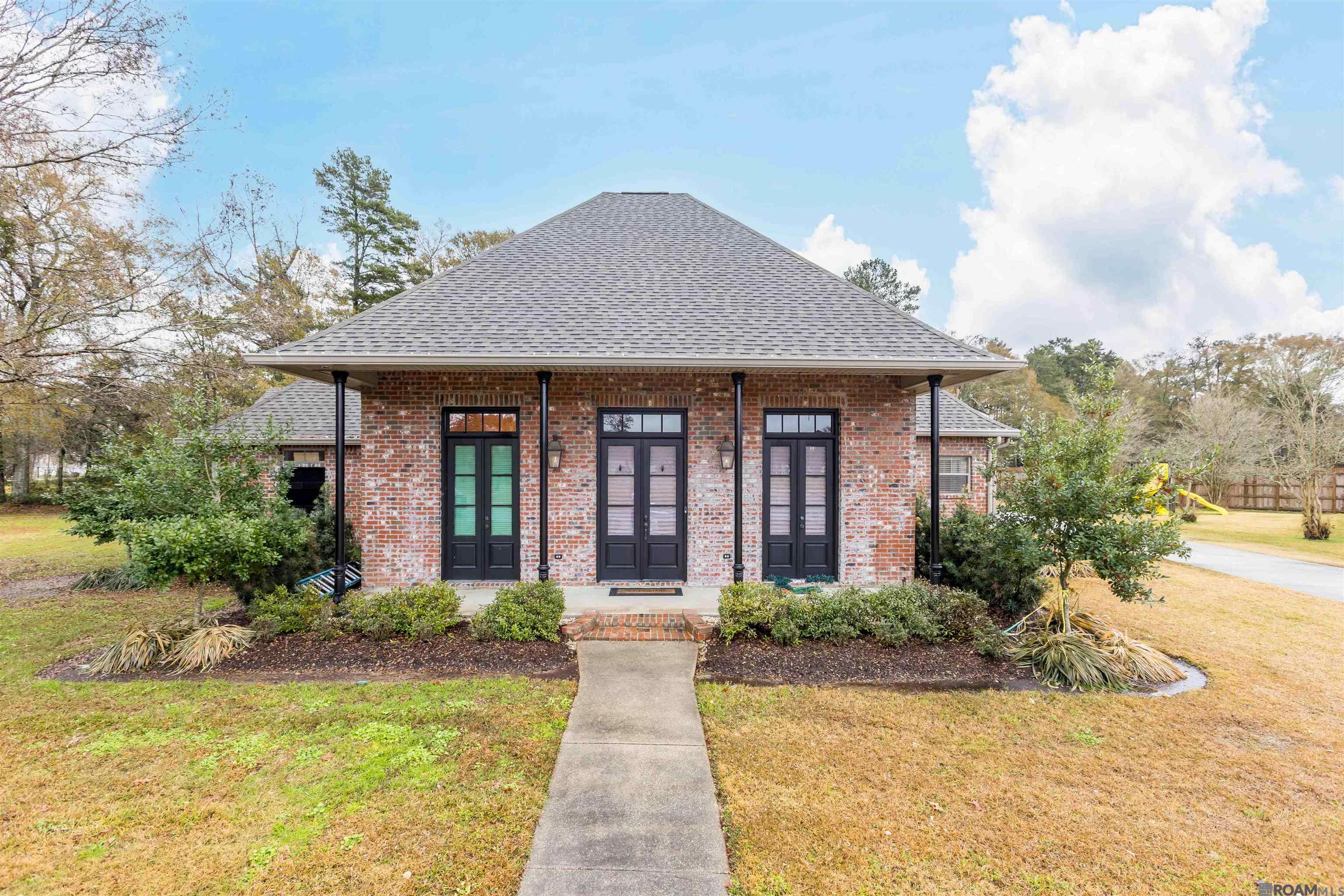 8179 Tranquility Cir, Denham Springs, Louisiana image 1