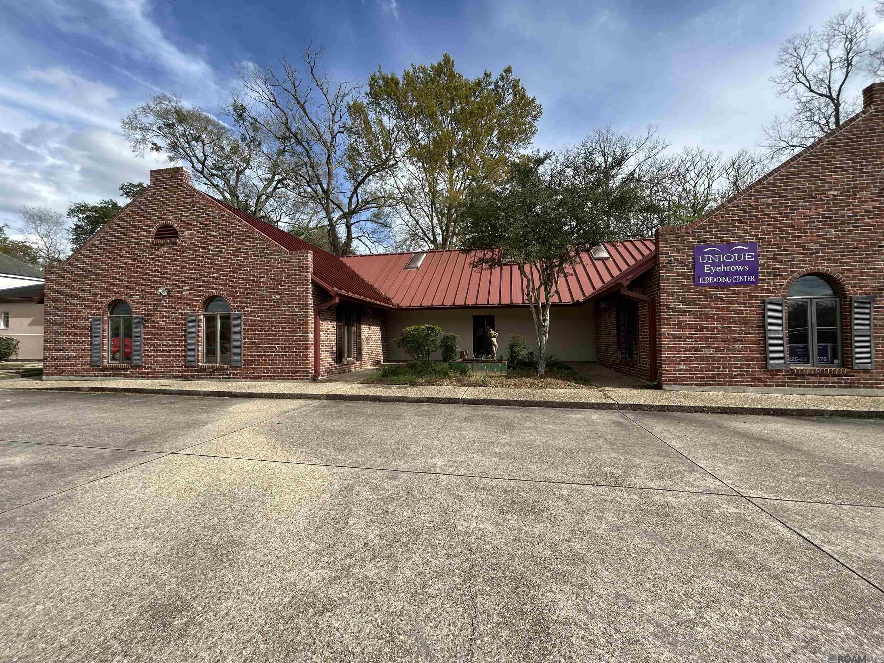 Photo 1 of 16 — 172 Lee Drive, Baton Rouge, LA 70808