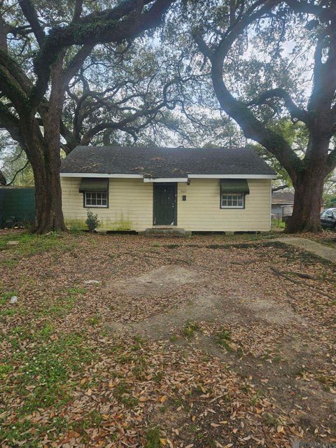 Homes For Sale - 3322 Greenwell St<br/> Baton Rouge, LA 70805