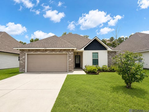 Homes For Sale - 40111 Trace Court<br/> Ascension County, Prairieville, LA 70769