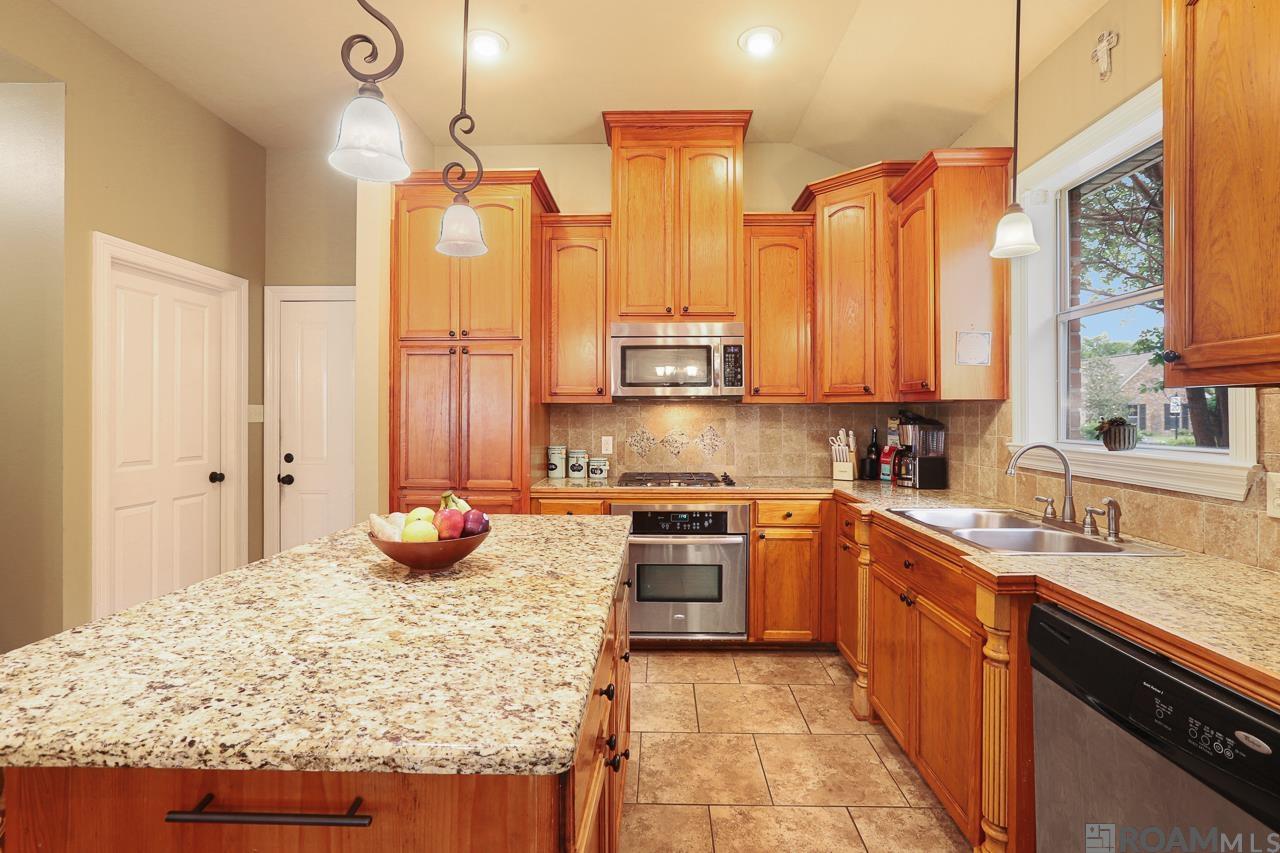9378 Wyndham Way, Denham Springs, Louisiana image 7