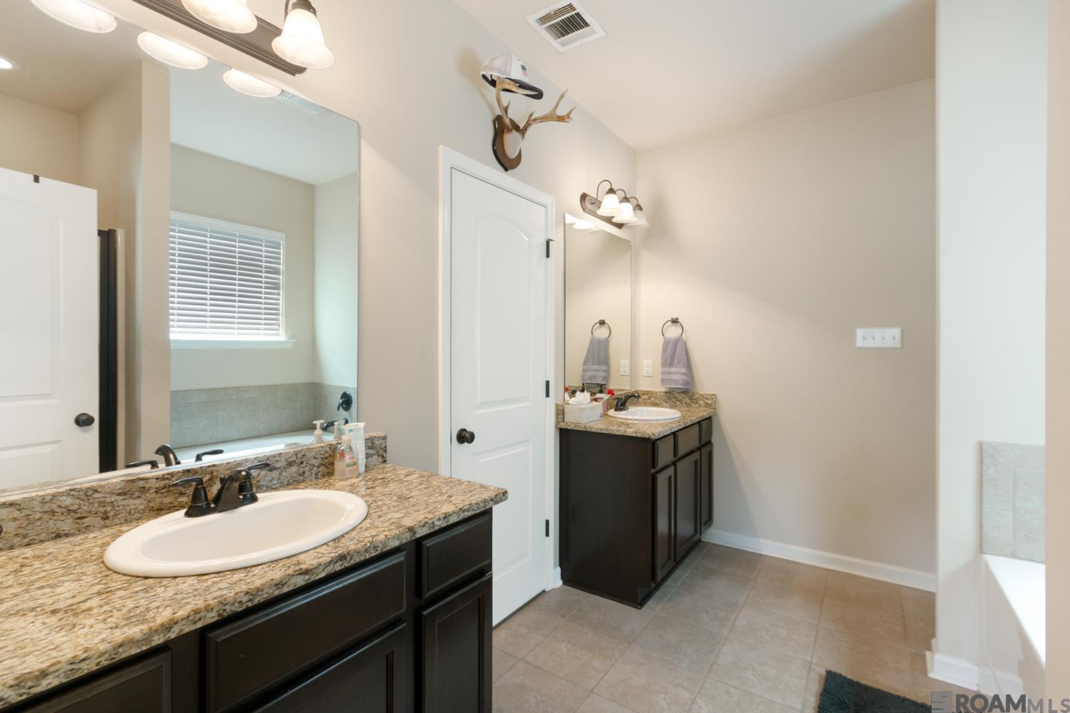 16483 Walk Around Ave, Prairieville, Louisiana image 9