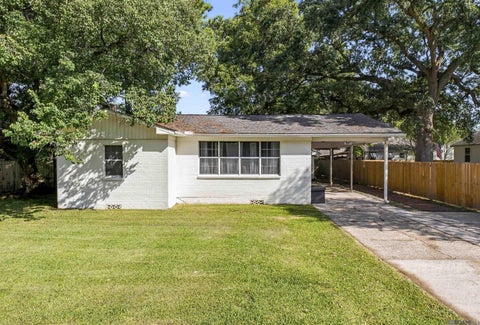 Homes For Sale - 750 Kentucky Ave<br/> Port Allen, LA 70767