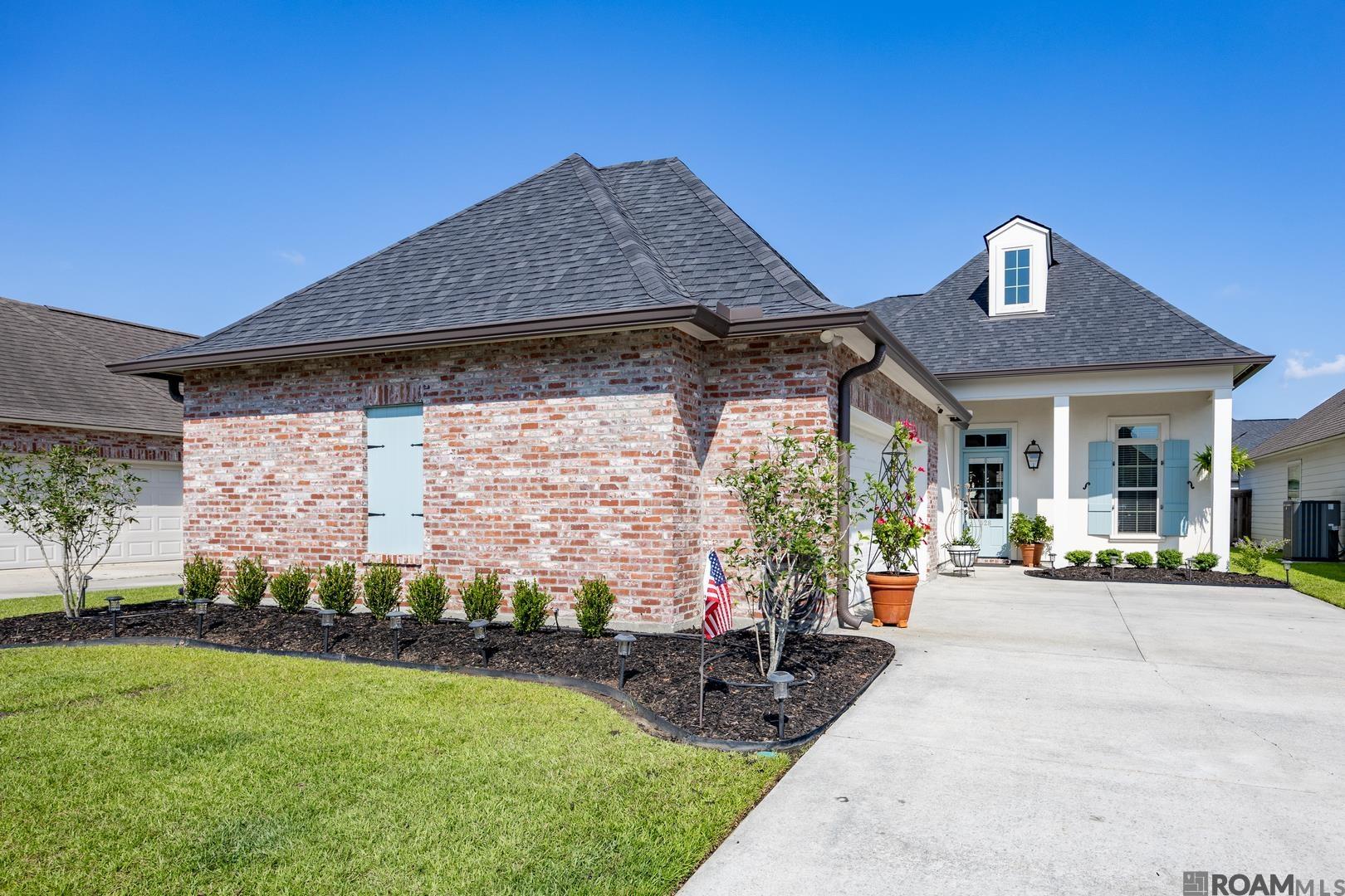 528 Flycatcher Dr, Baton Rouge, Louisiana image 1