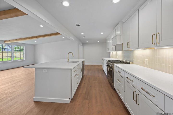 Photo 1 of 34 — 8872 Bayside Ave, Baton Rouge, LA 70806