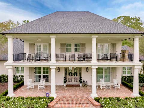 Homes For Sale - 2636 Laurel Lakes Ave<br/> Baton Rouge, LA 70820