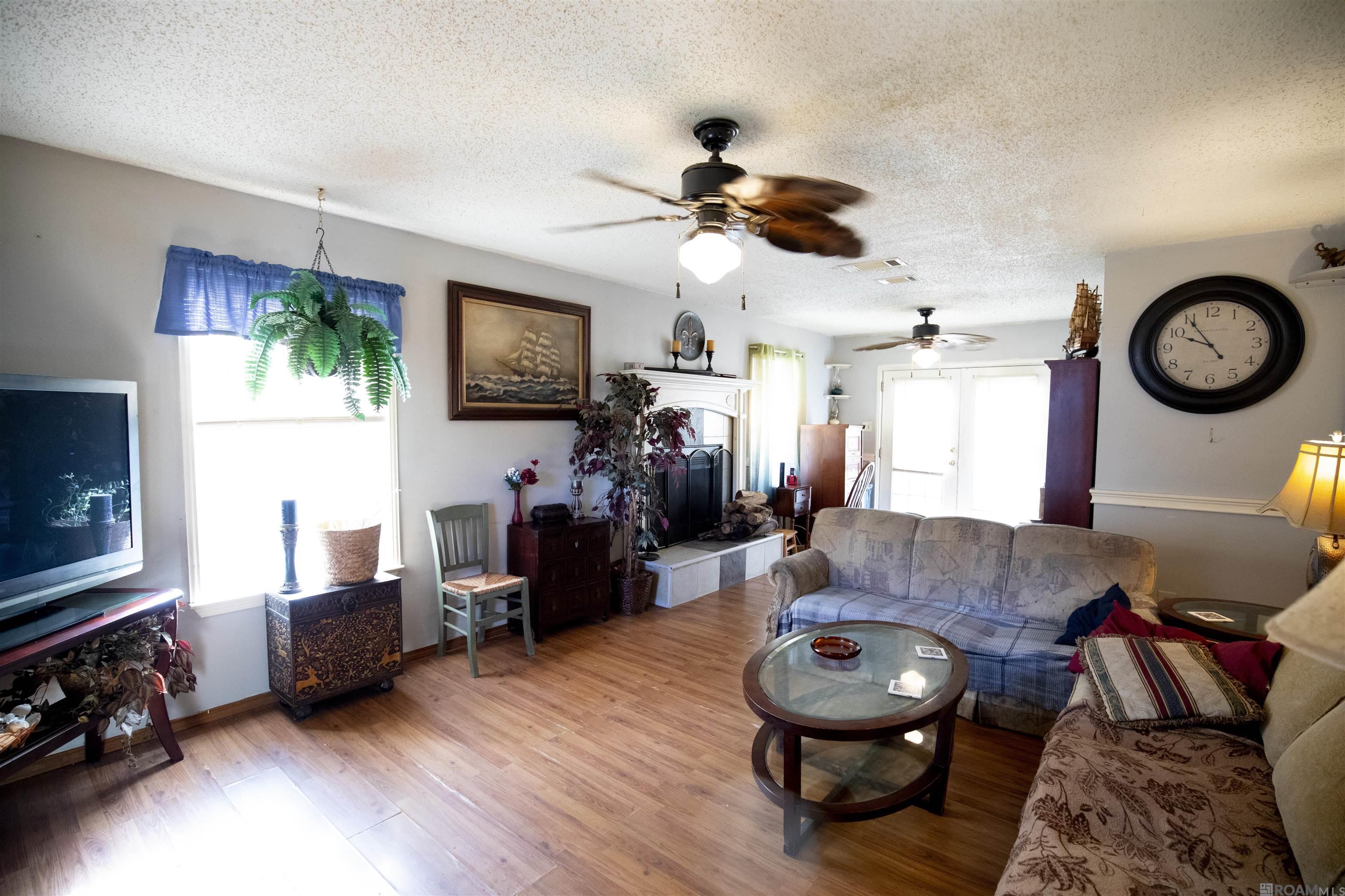 14401 W Beaver Dr, Pride, Louisiana image 4
