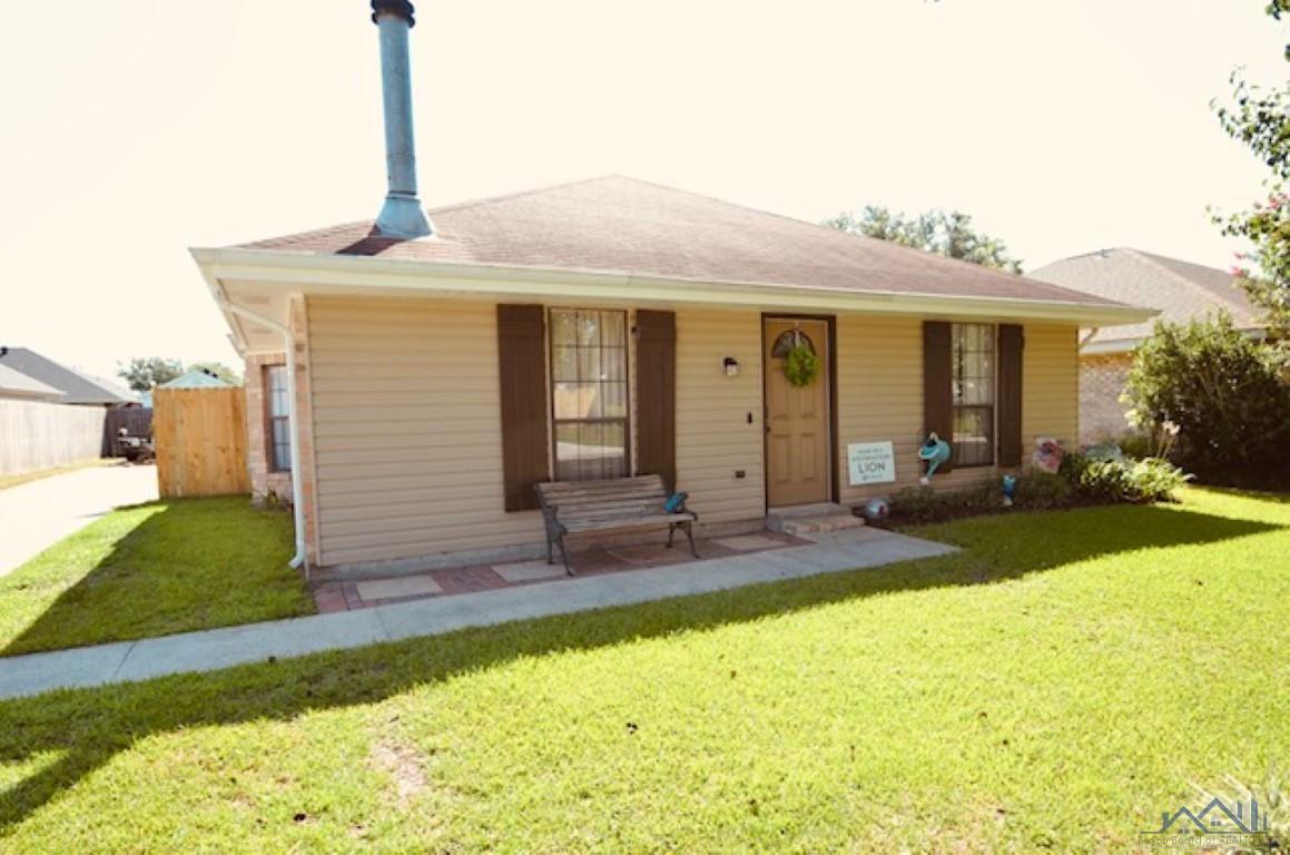 201 Sugar Ridge Drive, Houma, Louisiana image 1