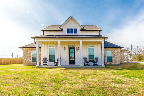 Homes For Sale - 22670 Highway 20<br/> Saint James County, Vacherie, LA 70090