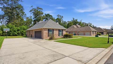 Homes For Sale - 8929 Greenleaves Dr<br/> Denham Springs, LA 70726