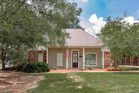 9198 Gary Dr Denham Springs LA 70726