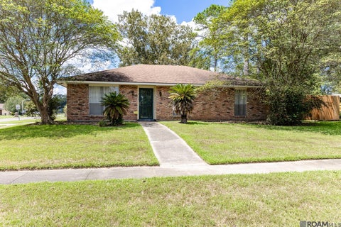 Homes For Sale - 5109 Bangor Dr<br/> Baton Rouge, LA 70814