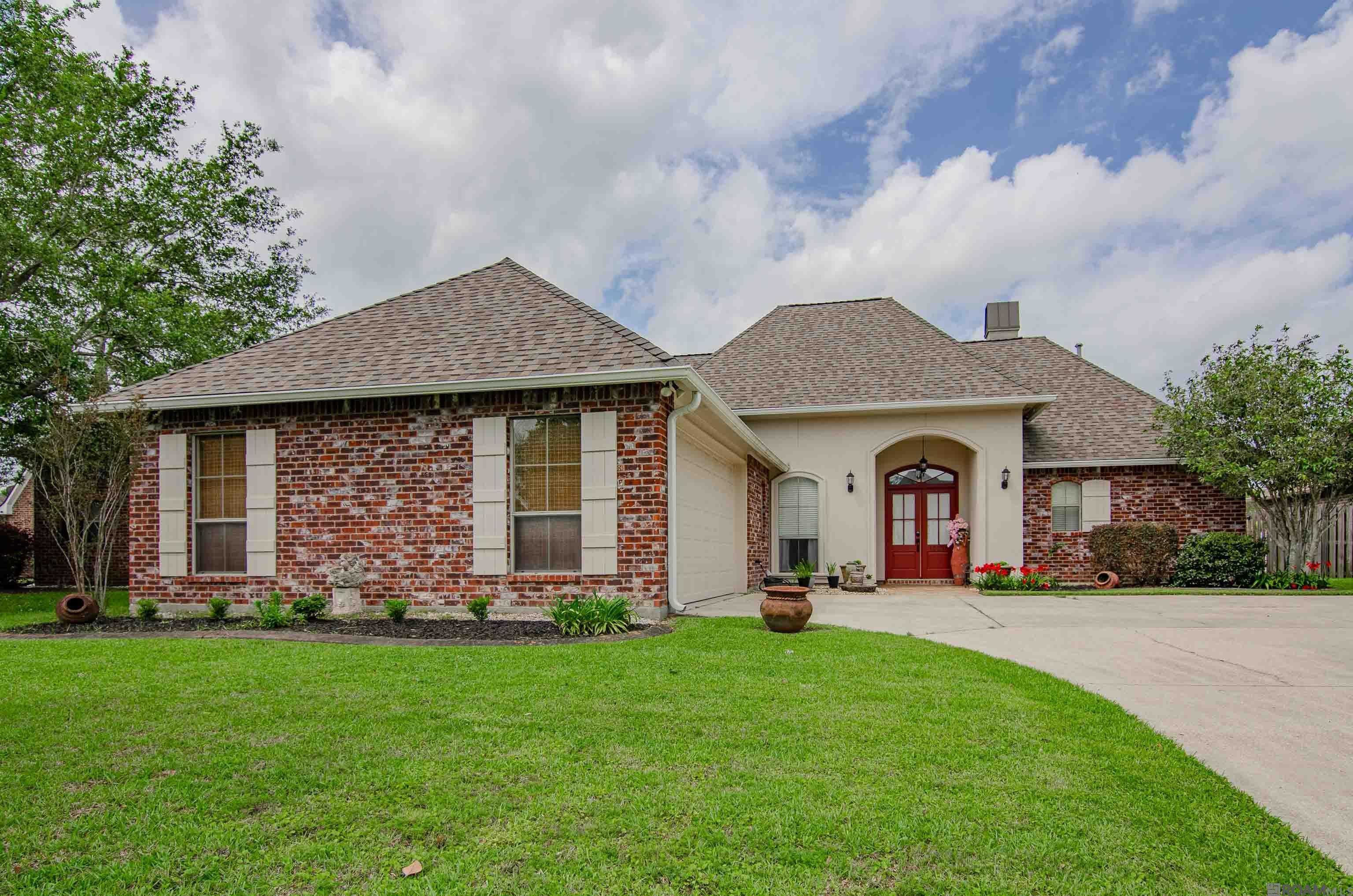13255 Mill Point Dr, Gonzales, Louisiana image 2