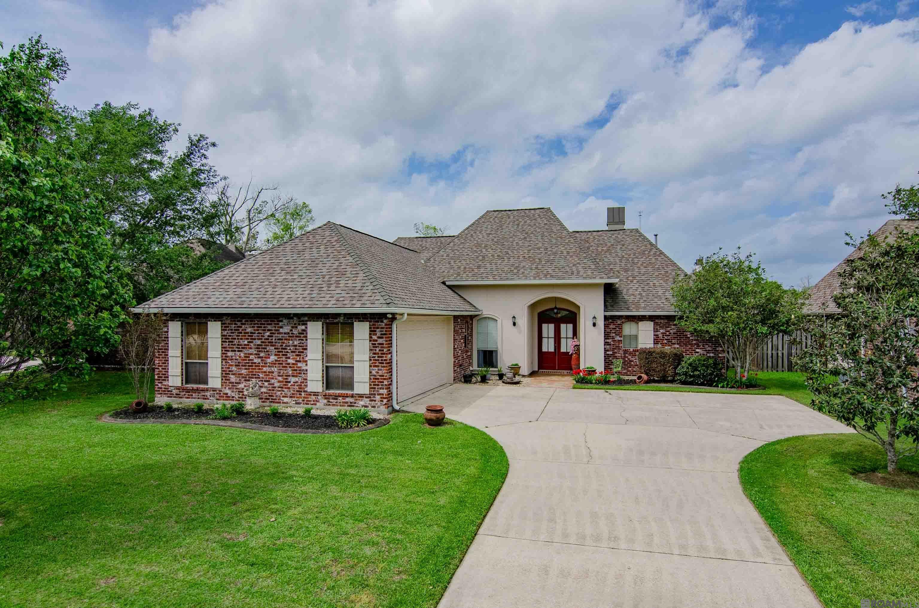 13255 Mill Point Dr, Gonzales, Louisiana image 1