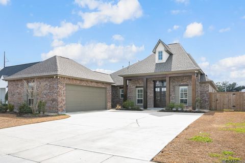 Homes For Sale - 38233 Meadow Rue Dr<br/> Prairieville, LA 70769