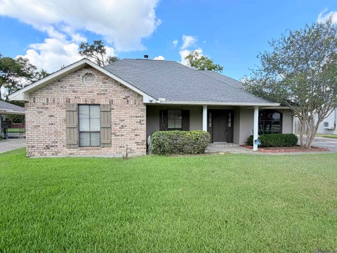Homes For Rent - 14163 Troy Duplessis Rd<br/> Ascension County, Gonzales, LA 70737