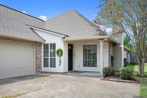 Homes For Sale - 18338 Three Bars Dr<br/> East Baton Rouge County, Baton Rouge, LA 70817