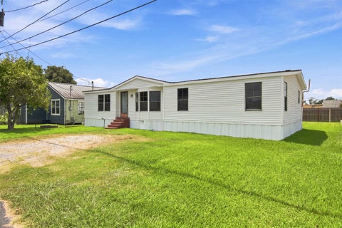 Mobile Home For Sale - 110 Blue Lane<br/> Thibodaux, LA 70301