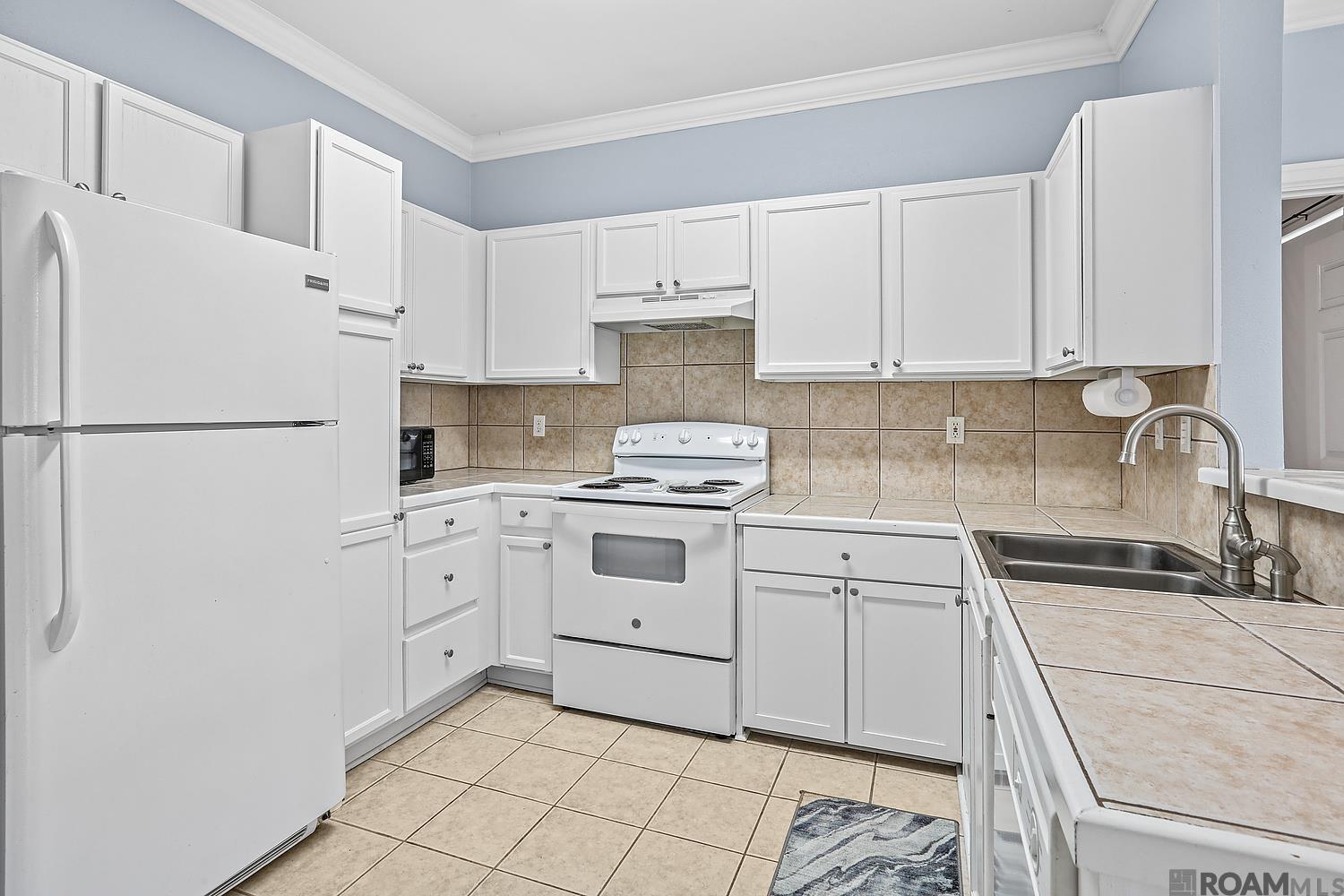710 E Boyd Dr #1602