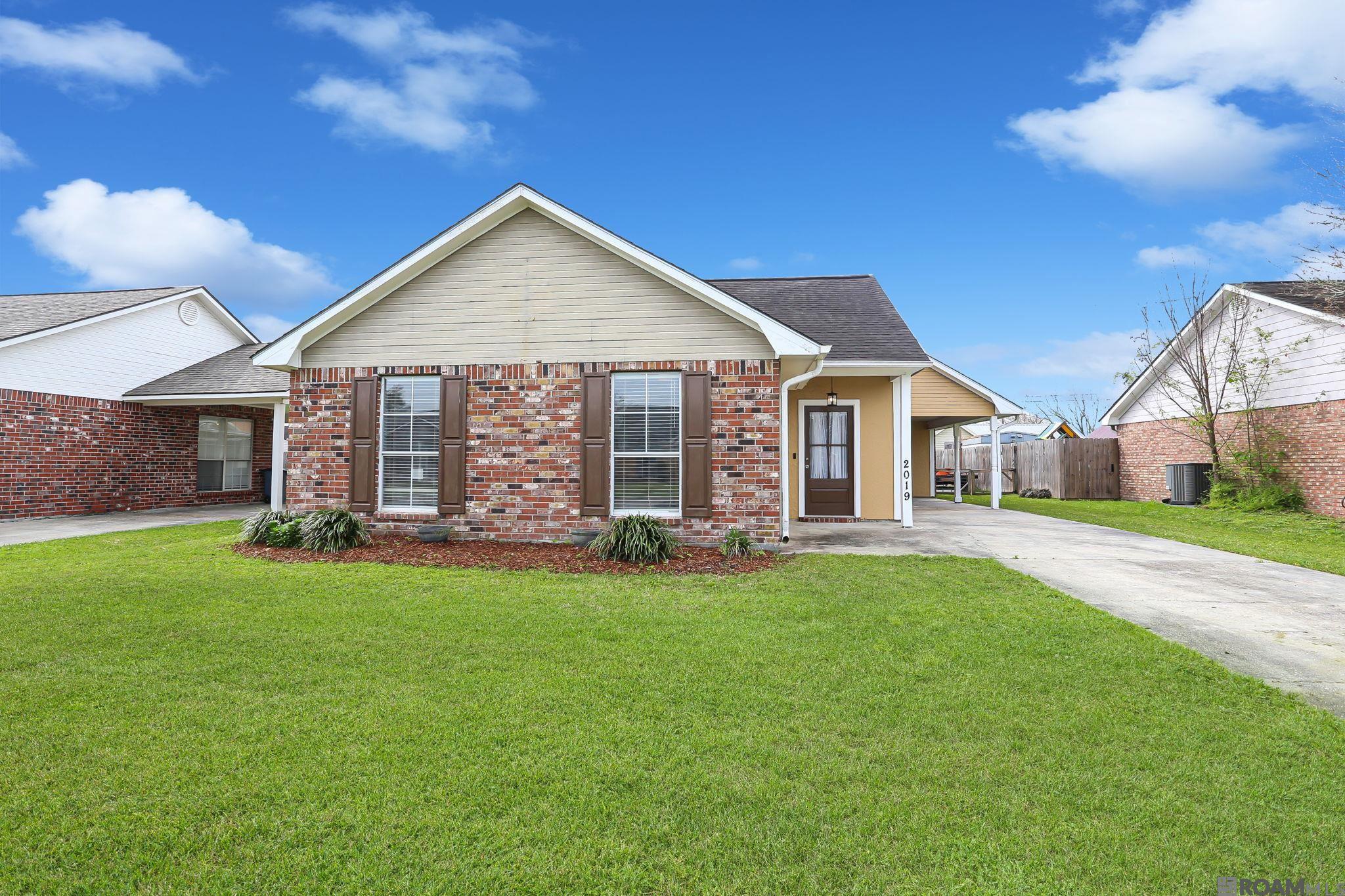 2019 E Catalpa St, Gonzales, Louisiana image 1